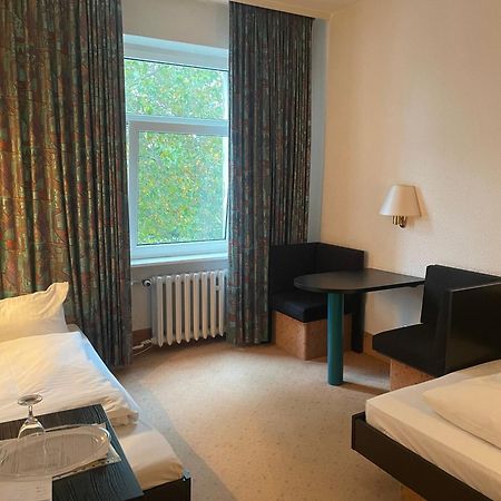 Hotel Bitterfelder Hof Екстериор снимка