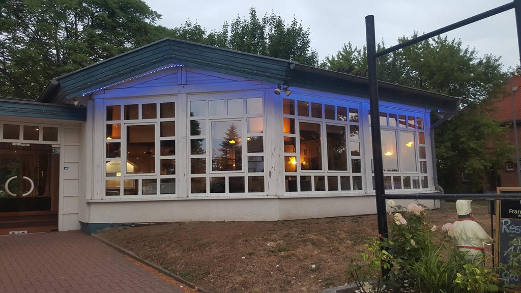Hotel Bitterfelder Hof Екстериор снимка