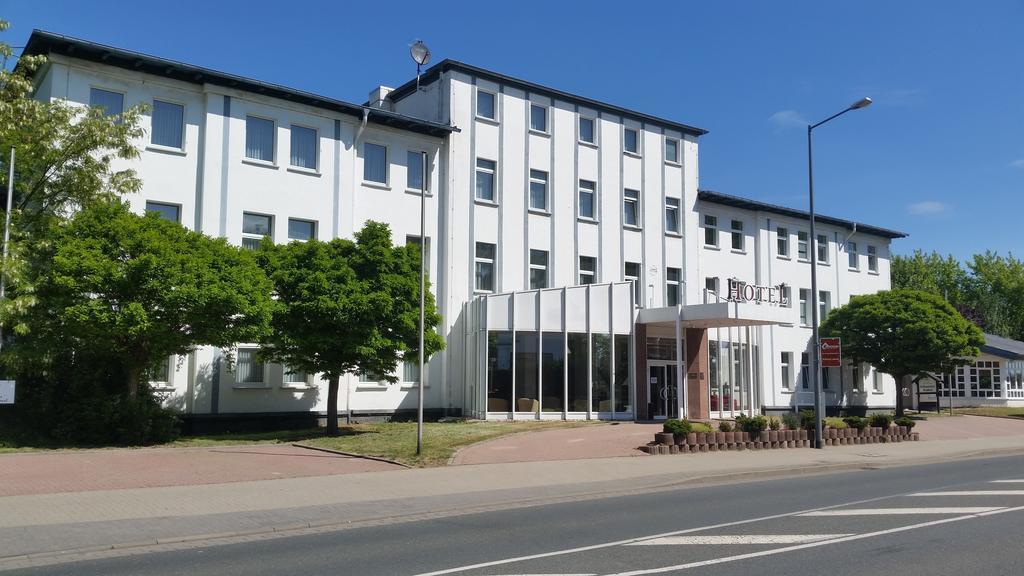 Hotel Bitterfelder Hof Екстериор снимка