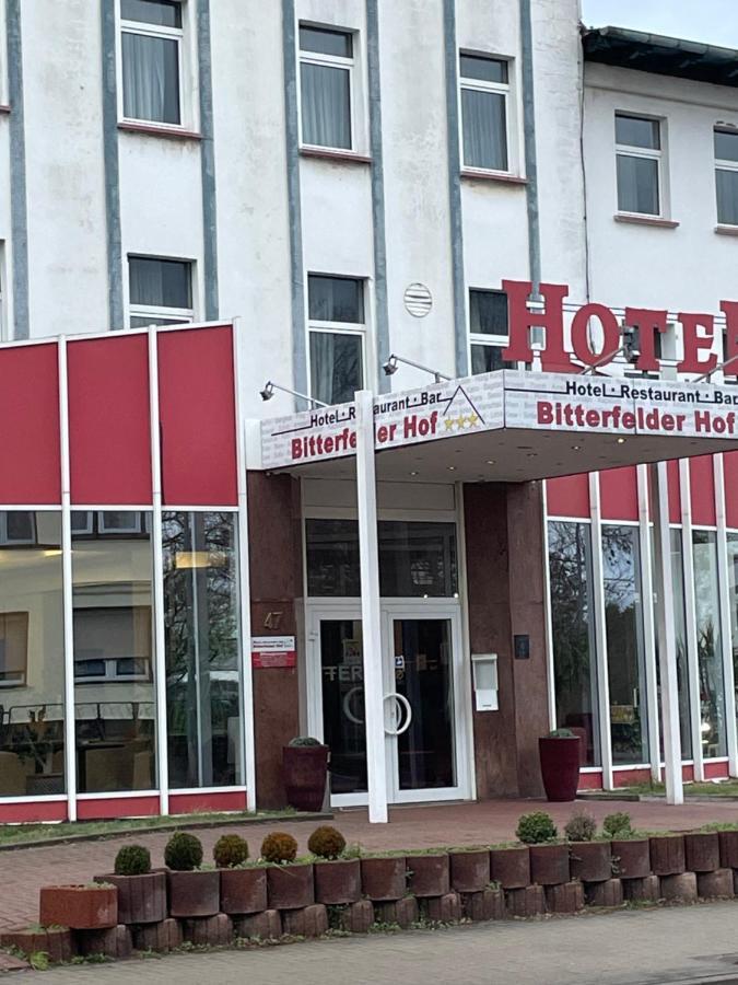 Hotel Bitterfelder Hof Екстериор снимка