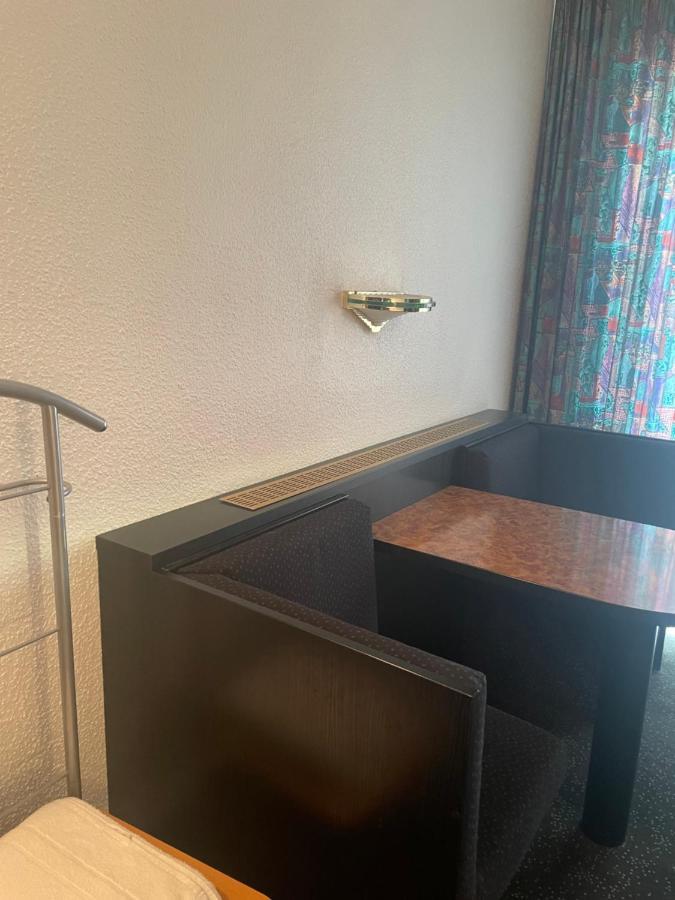 Hotel Bitterfelder Hof Екстериор снимка