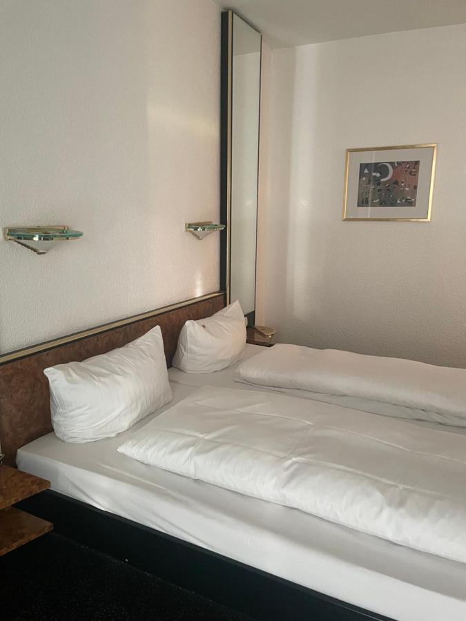 Hotel Bitterfelder Hof Екстериор снимка