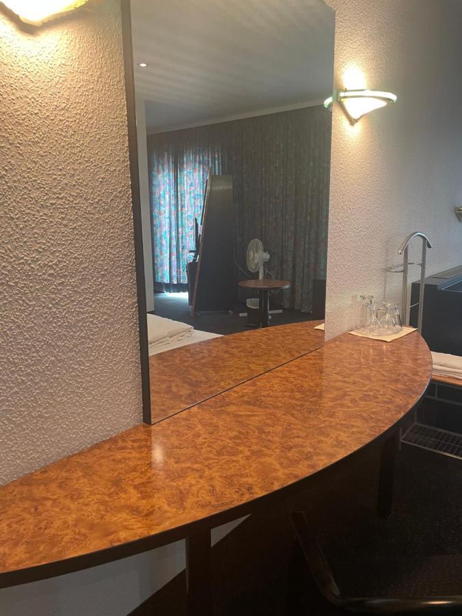 Hotel Bitterfelder Hof Екстериор снимка