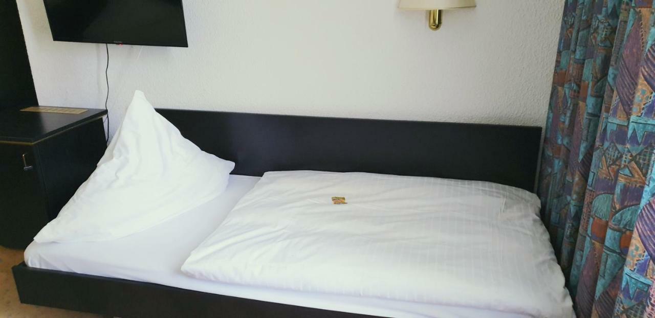 Hotel Bitterfelder Hof Екстериор снимка